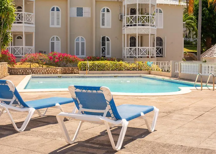 Czar's Citadel-2 Bedroom 23e At Columbus Heights *
